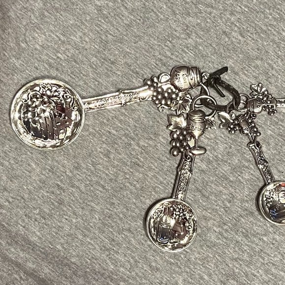 Ganz Wine Grapes Measuring Spoons 4 Piece Set - Picture 2 of 7